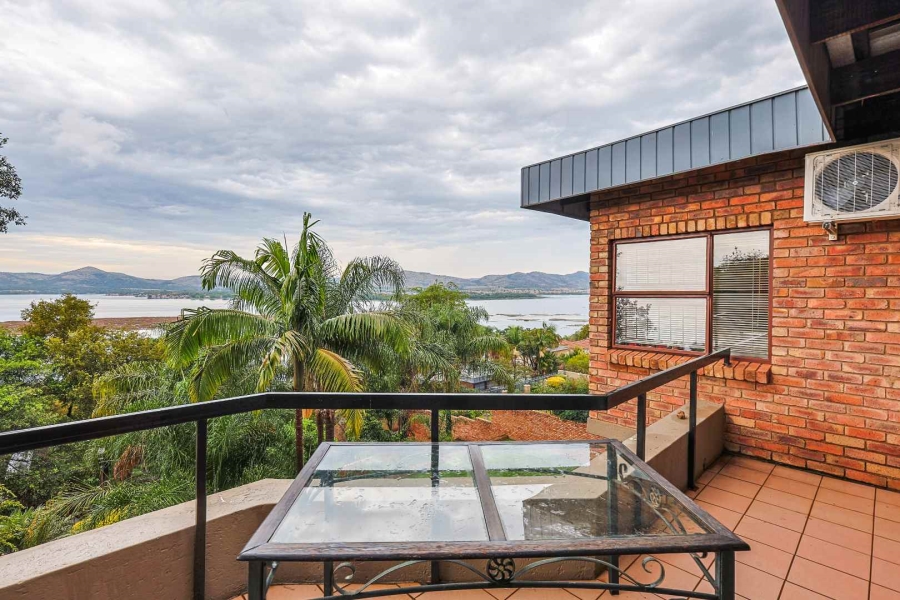 4 Bedroom Property for Sale in Hartbeespoort North West